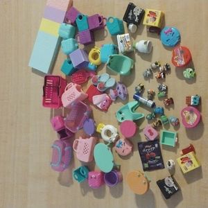 Lot of various Shopkins, and squinkies